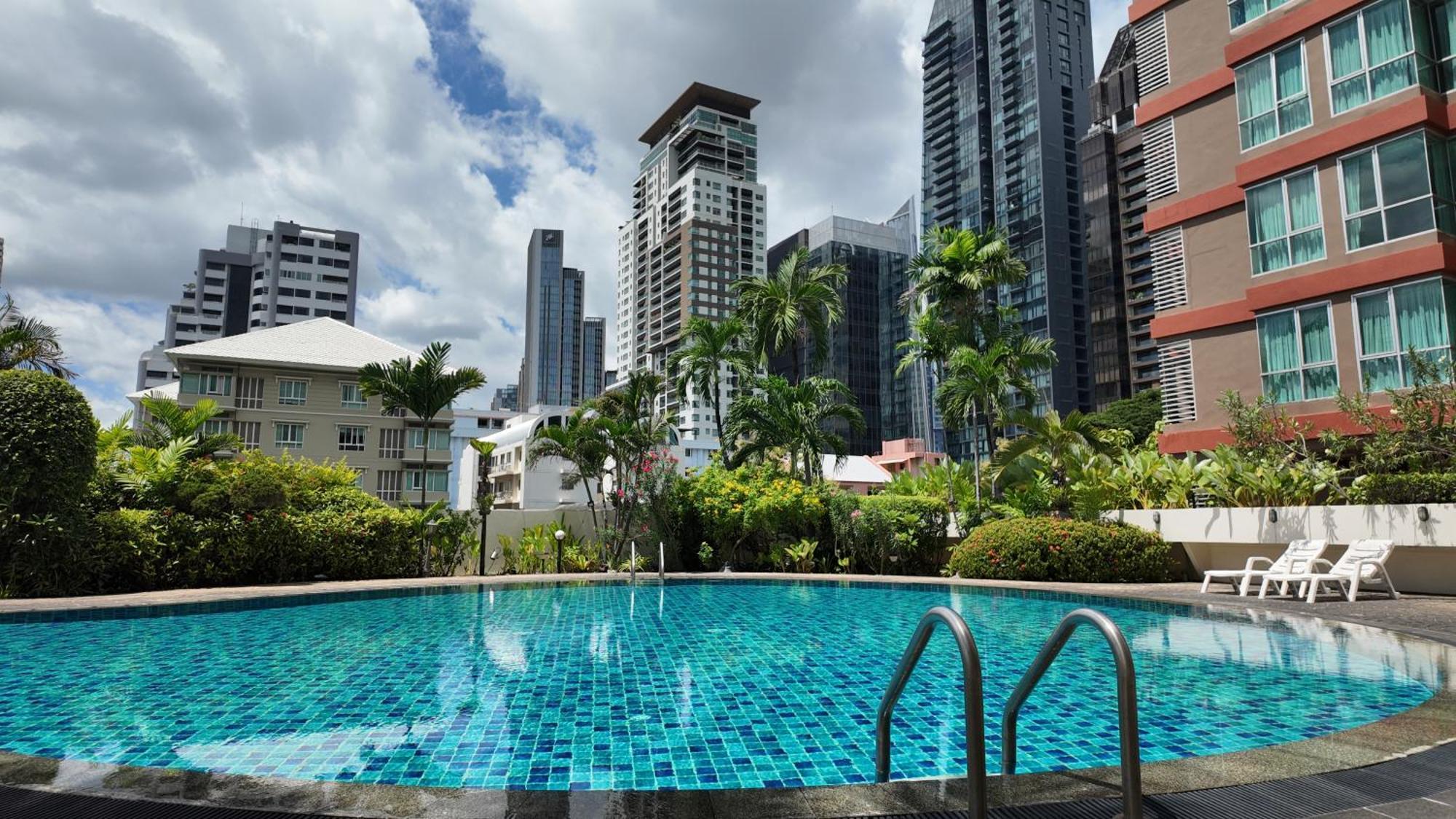 Charan Tower Residences By Aspira Bangkok Exterior foto